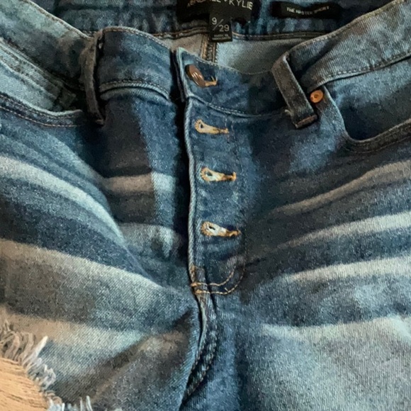 Kendall+Kylie Distressed Women Shorts - Picture 4 of 8